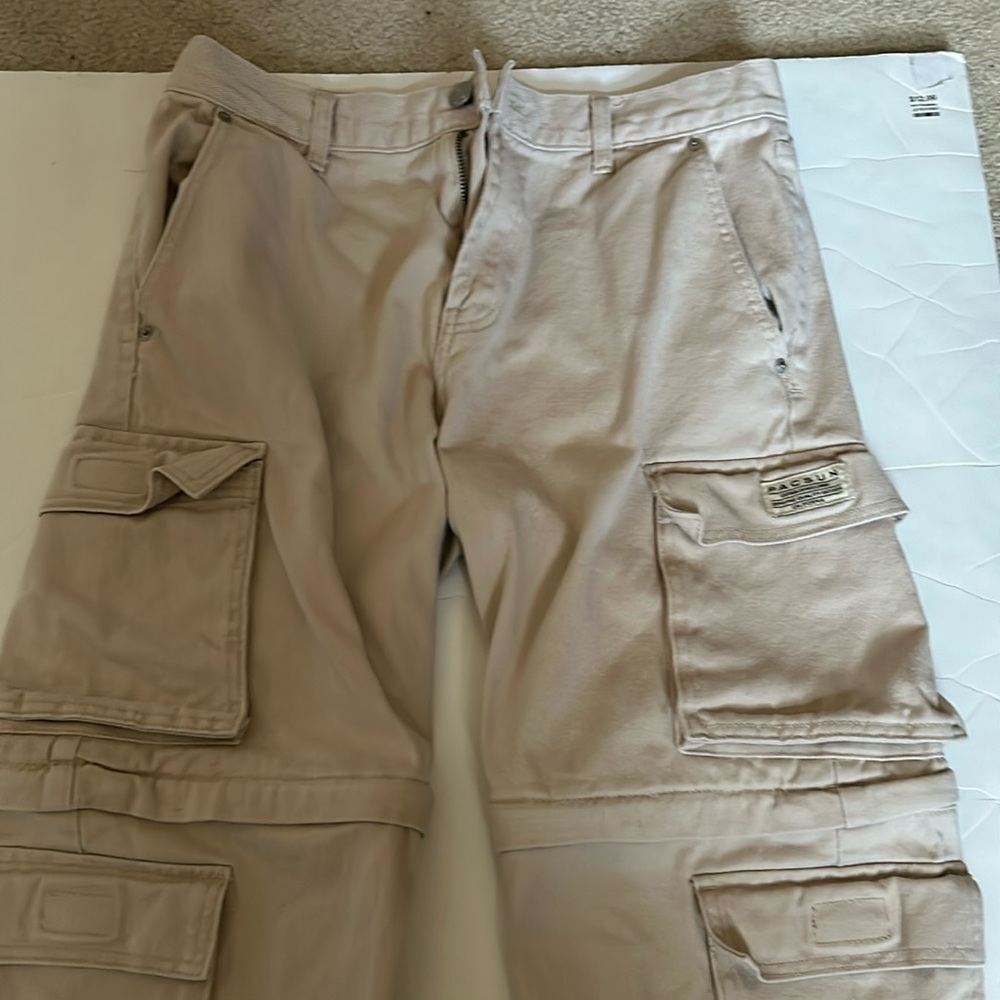 Men’s baggy cargo pants with detachable bottoms